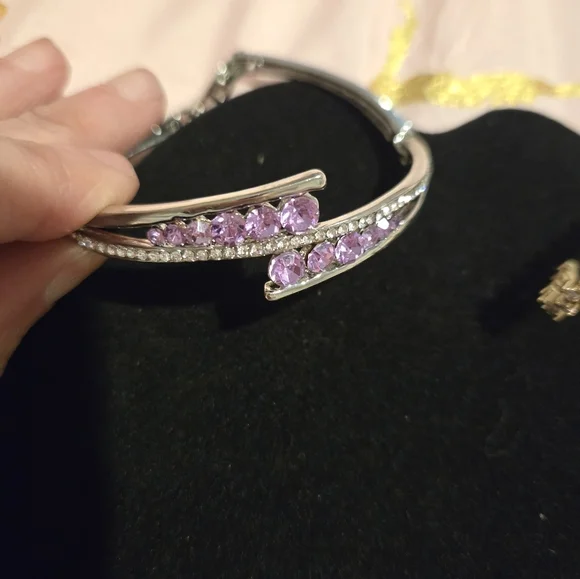 Luxury Fashion Jewelry - Picture 3 of 10